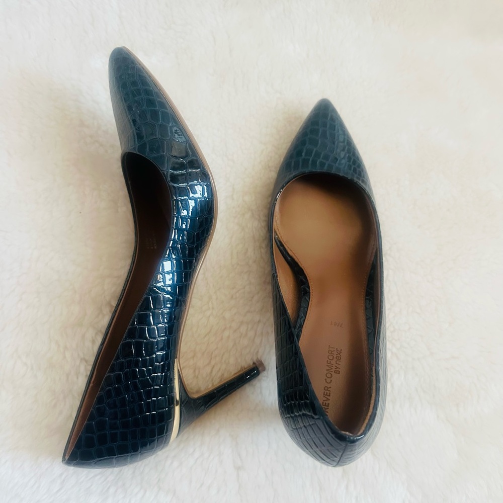 Navy Blue Croc Embossed Pumps Heels - Picture 7 of 15